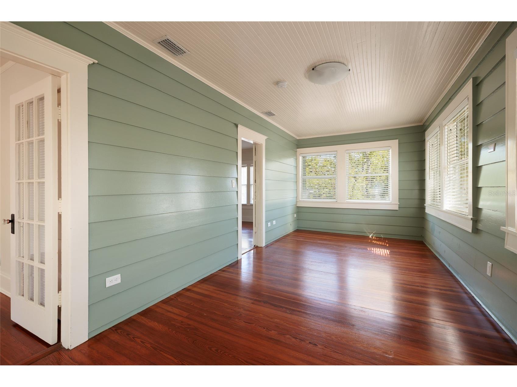 756 17th Avenue NE Saint Petersburg FL 33704 TB8488504 image27