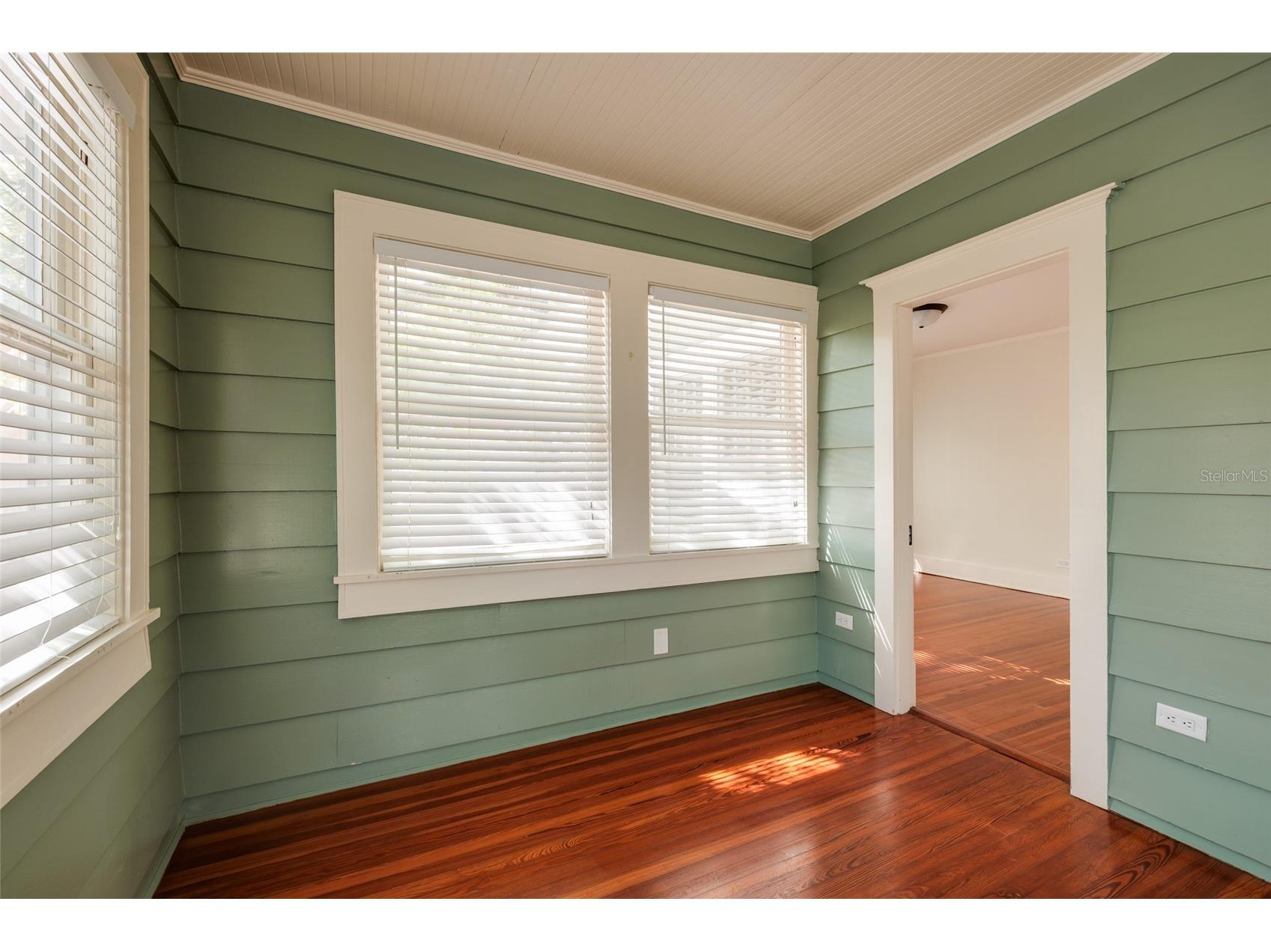 756 17th Avenue NE Saint Petersburg FL 33704 TB8488504 image29