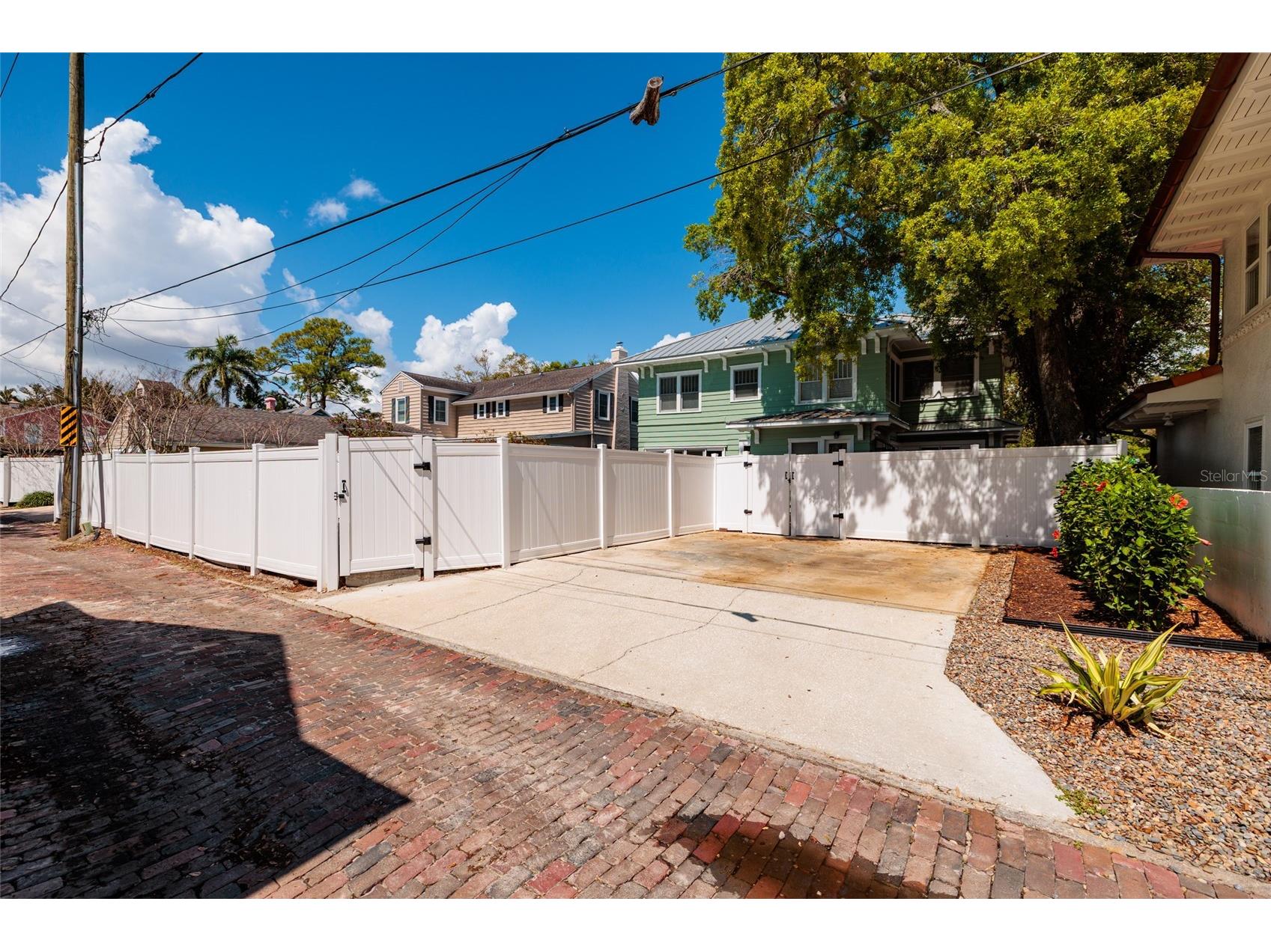 756 17th Avenue NE Saint Petersburg FL 33704 TB8488504 image32