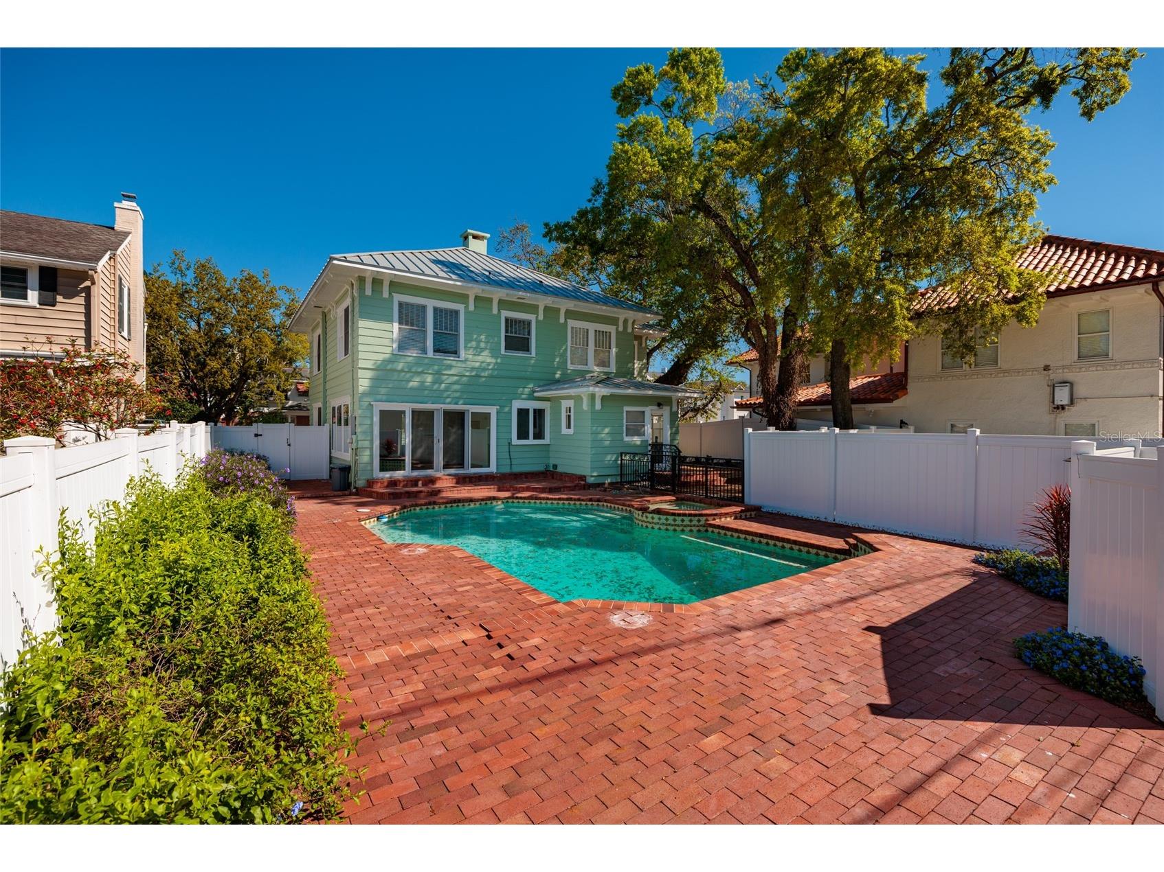 756 17th Avenue NE Saint Petersburg FL 33704 TB8488504 image34