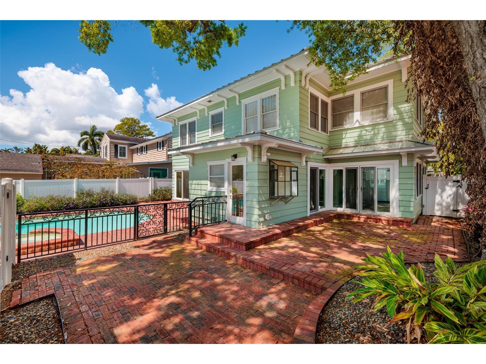 756 17th Avenue NE Saint Petersburg FL 33704 TB8488504 image36