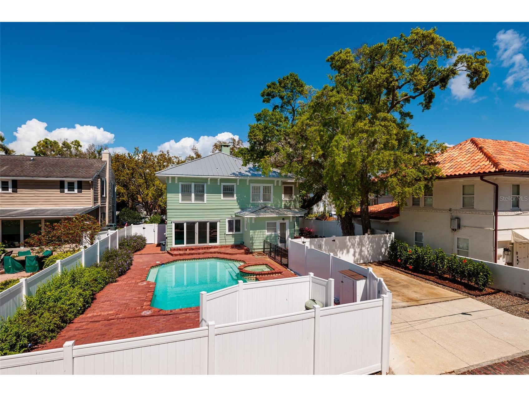 756 17th Avenue NE Saint Petersburg FL 33704 TB8488504 image42