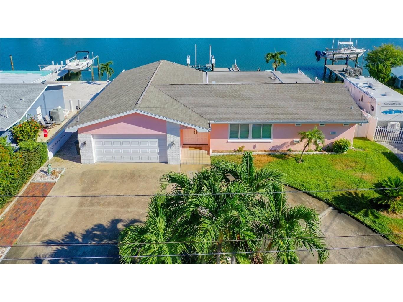 756 79th Circle S Saint Petersburg FL 33707 U8214419 image1