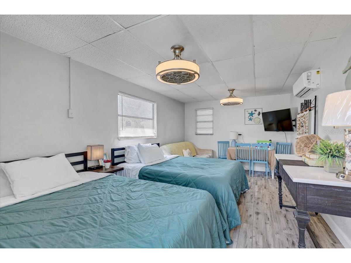 756 Mandalay Avenue Clearwater Beach FL 33767 TB8485832 image28