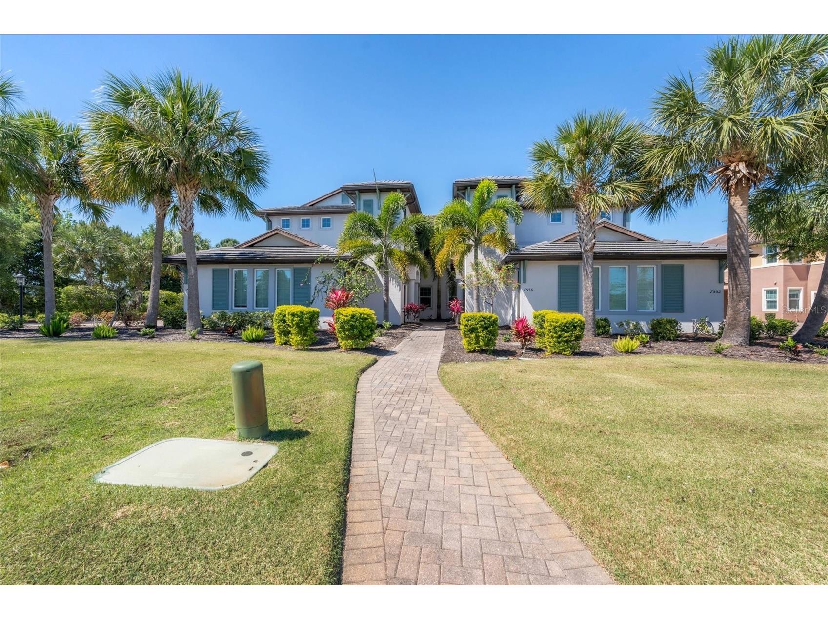7564 Divot Loop Bradenton FL 34202 A4693824 image1