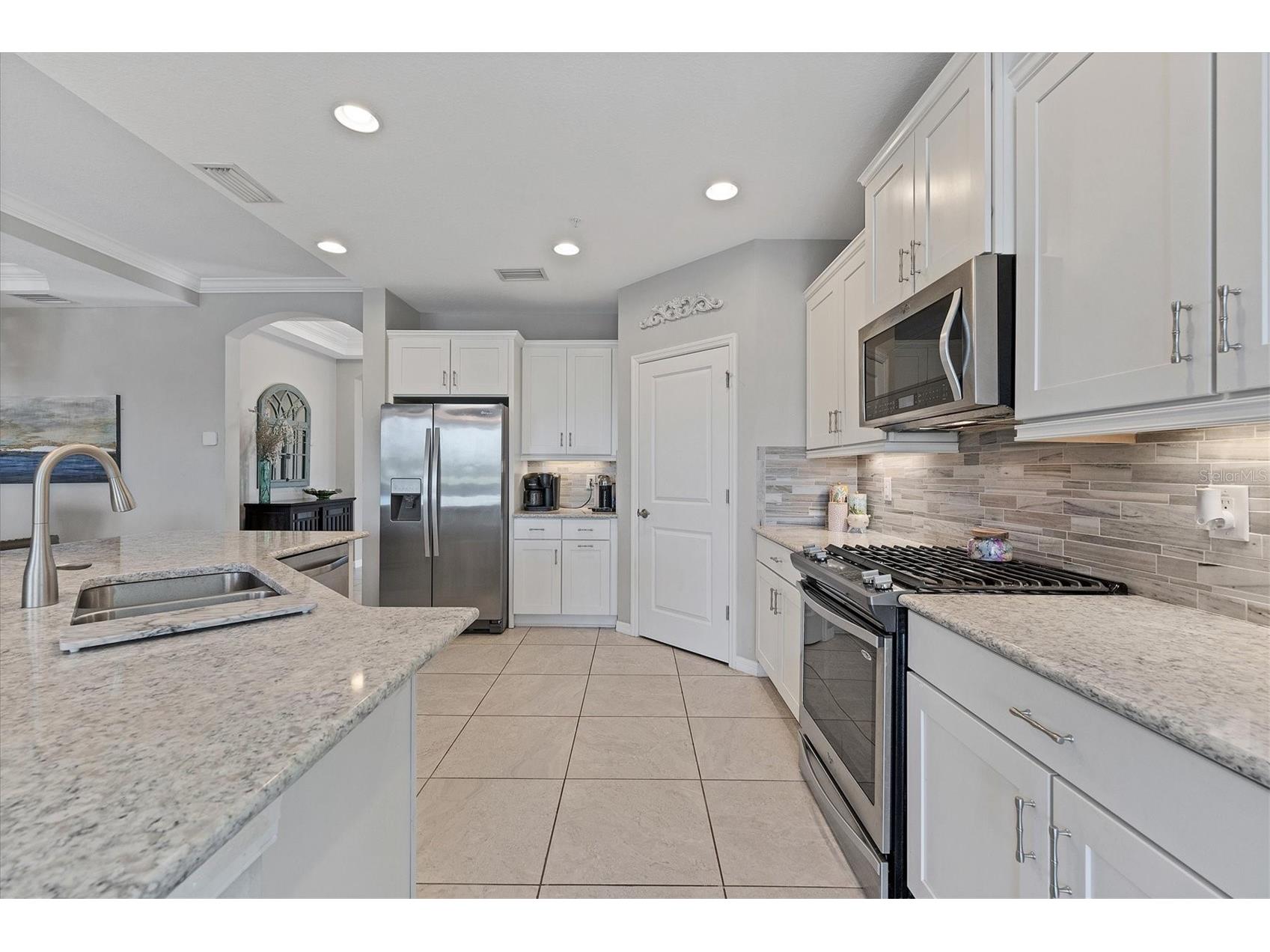 7564 Divot Loop Bradenton FL 34202 A4693824 image11