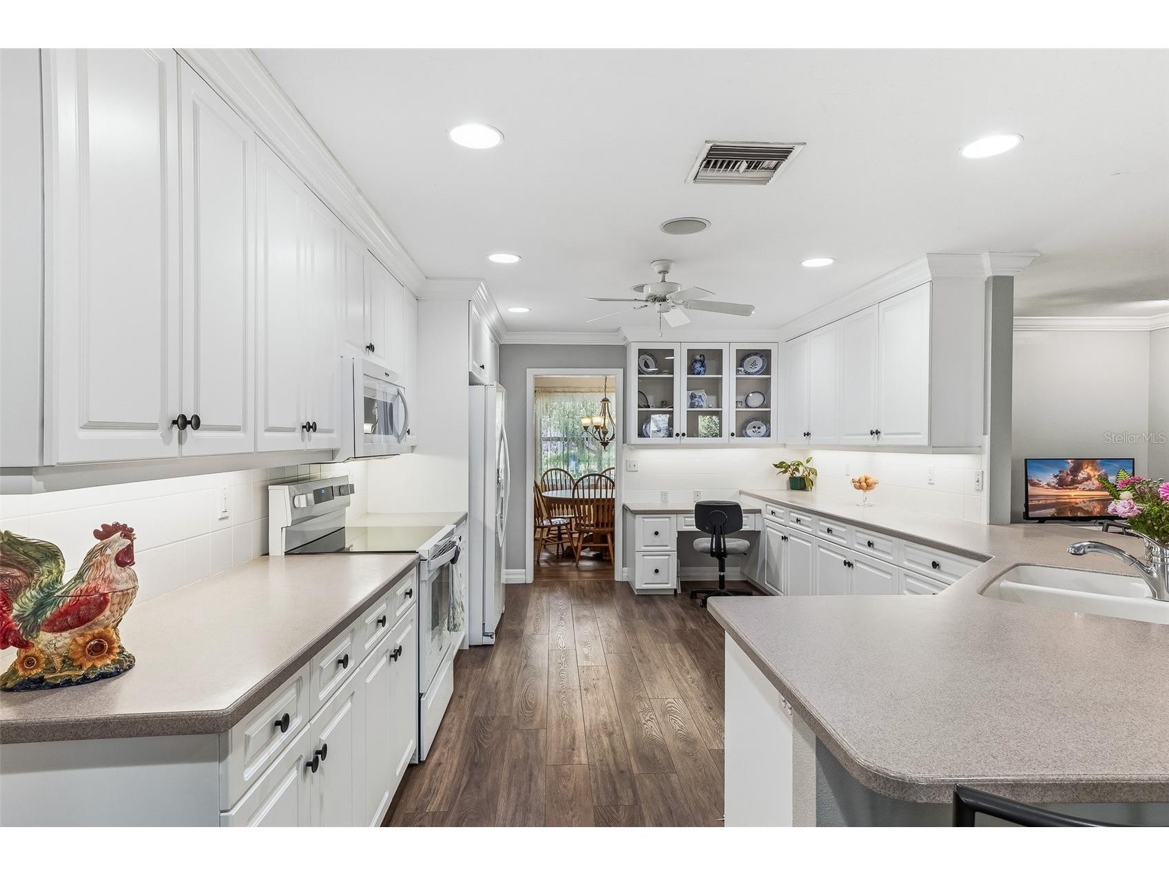7565 Castle Drive Sarasota FL 34240 A4697250 image10