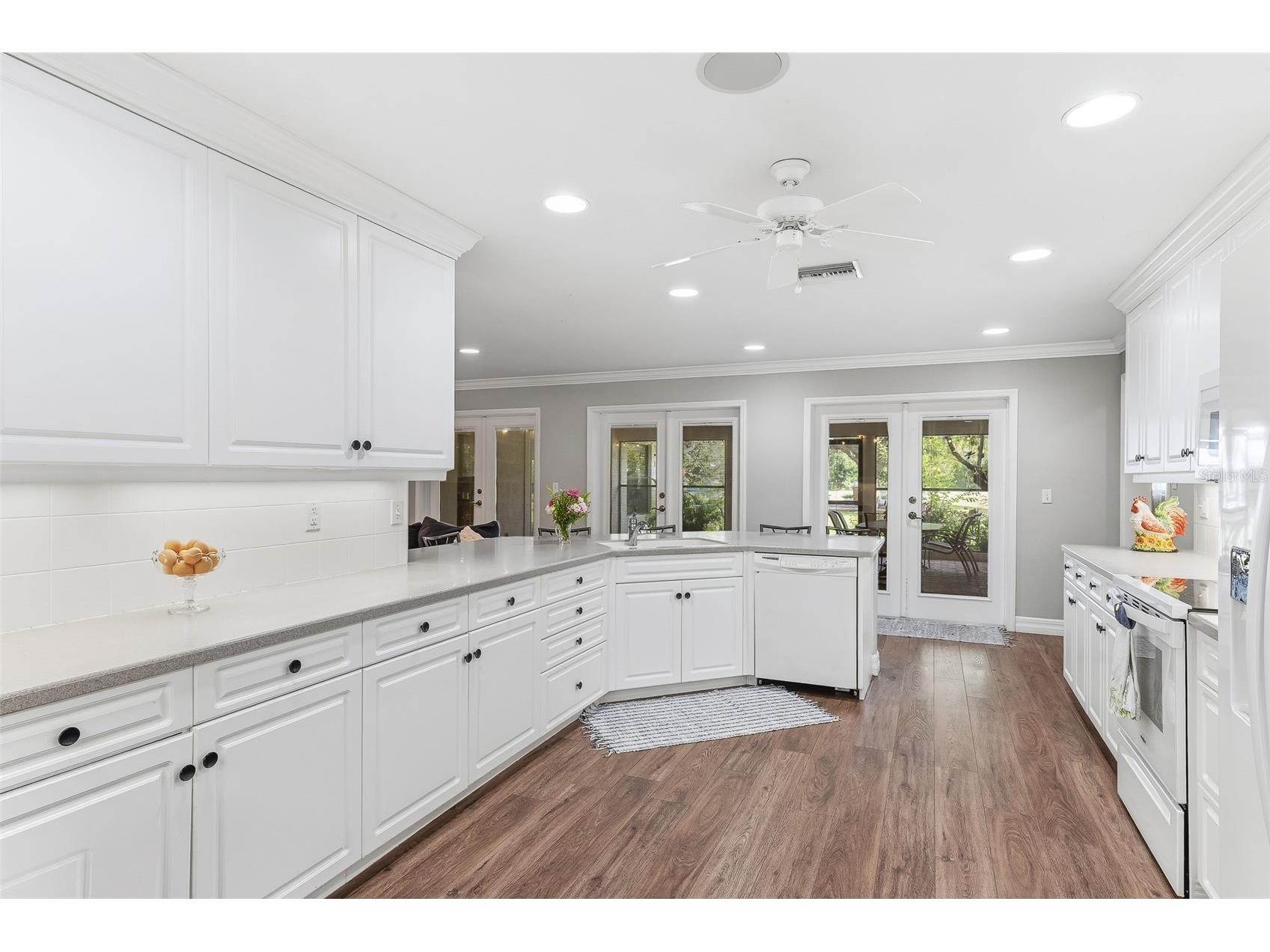 7565 Castle Drive Sarasota FL 34240 A4697250 image11