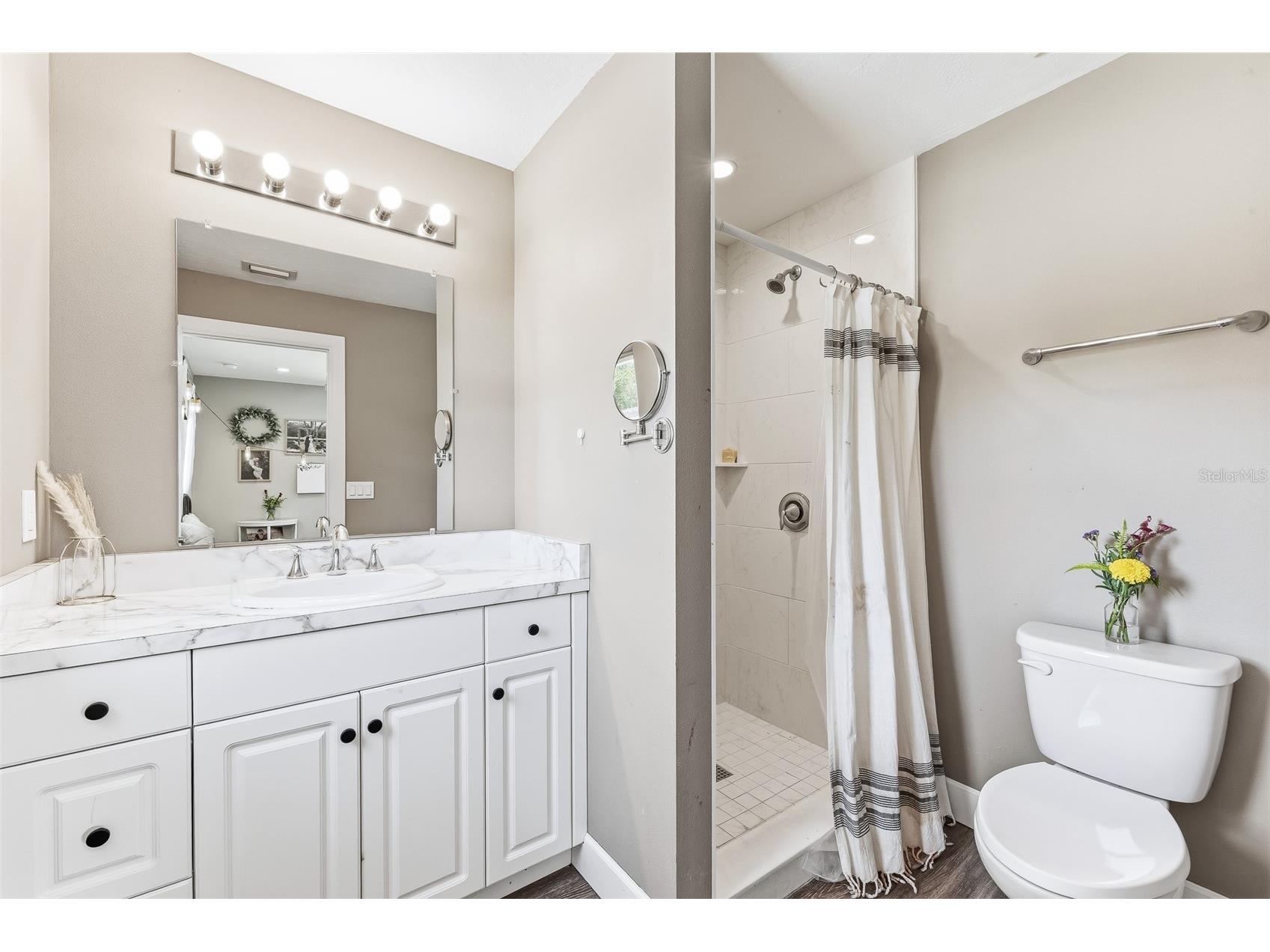 7565 Castle Drive Sarasota FL 34240 A4697250 image41