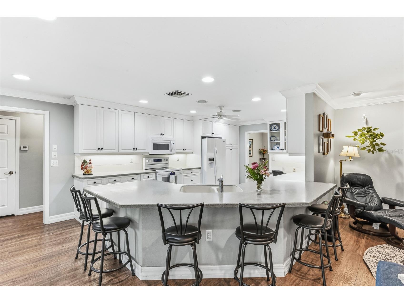 7565 Castle Drive Sarasota FL 34240 A4697250 image9