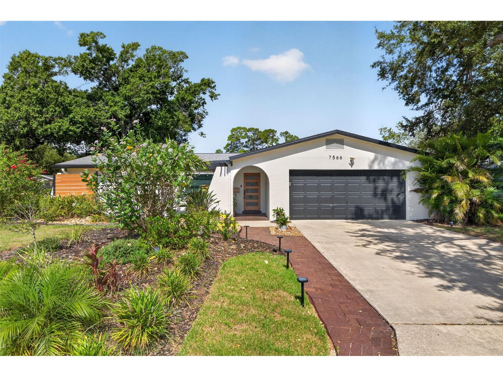 7566 20th Street N Saint Petersburg FL 33702 TB8527702 image1