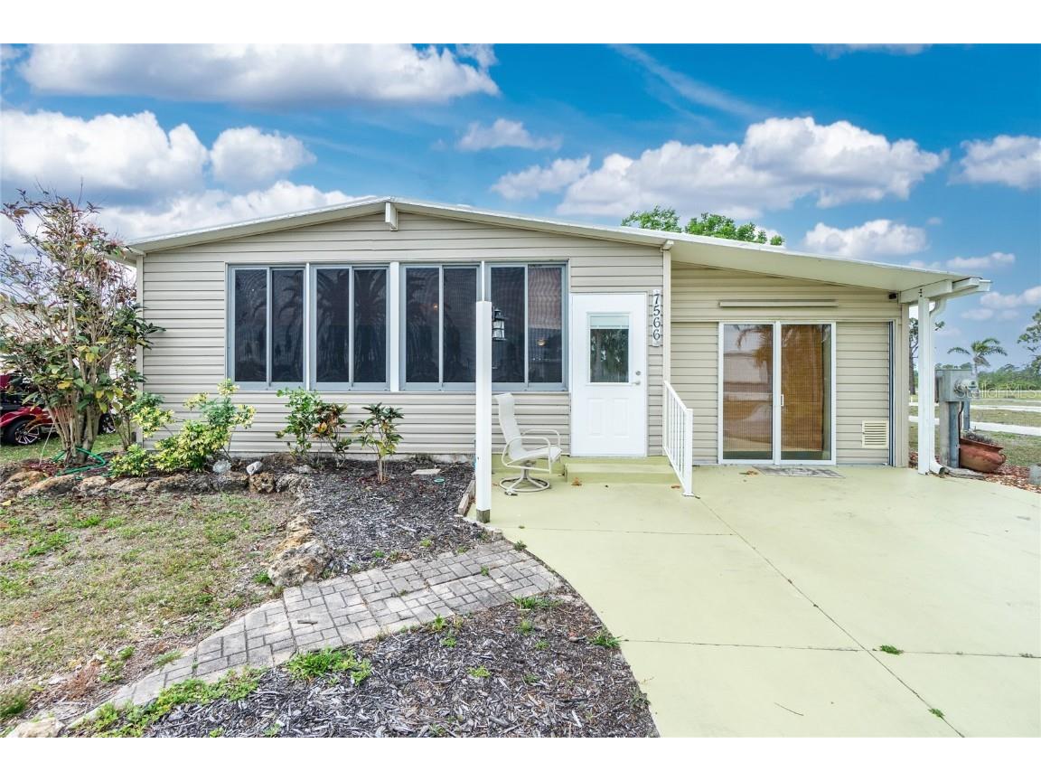 7566 Danvers Circle Port Charlotte FL 33981 - BUTTERFORD WATERWAY C7508401 image1