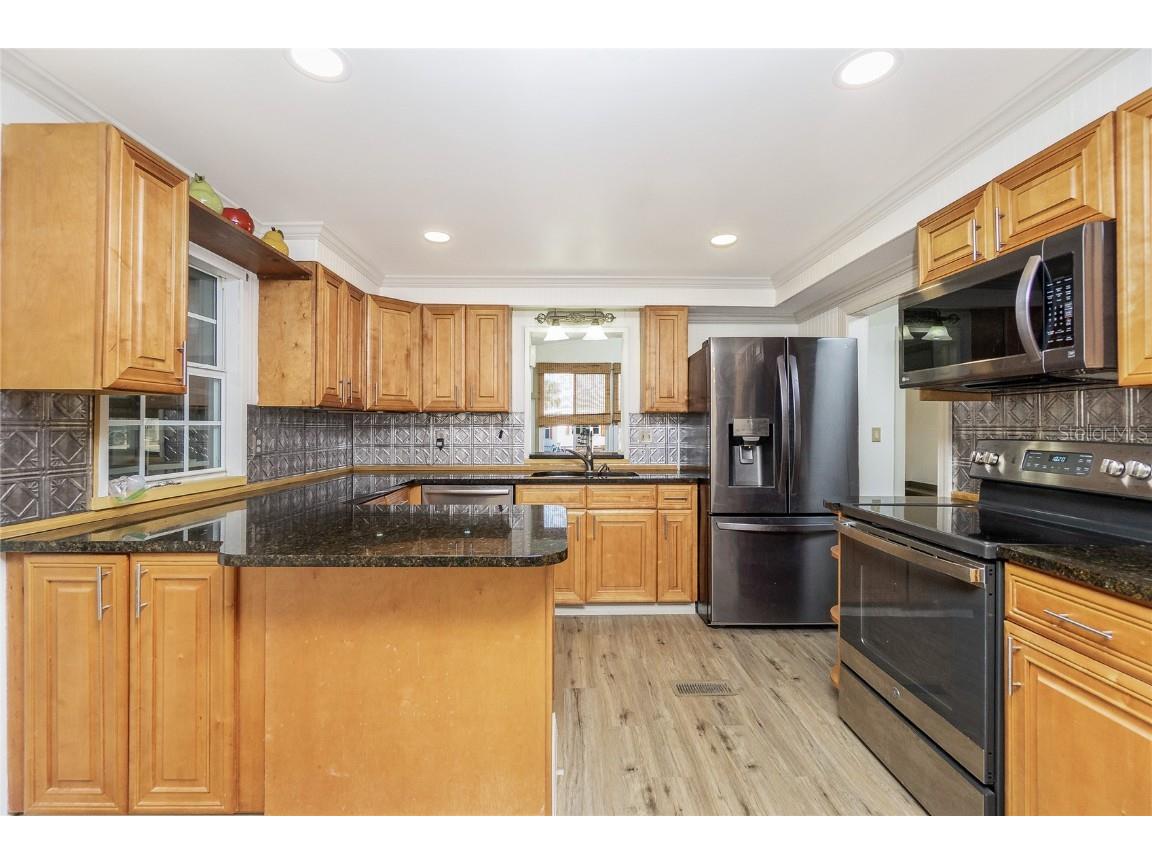 7566 Danvers Circle Port Charlotte FL 33981 - BUTTERFORD WATERWAY C7508401 image5