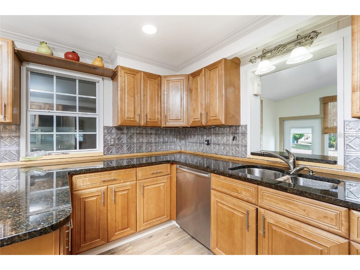 7566 Danvers Circle Port Charlotte FL 33981 - BUTTERFORD WATERWAY C7508401 image8