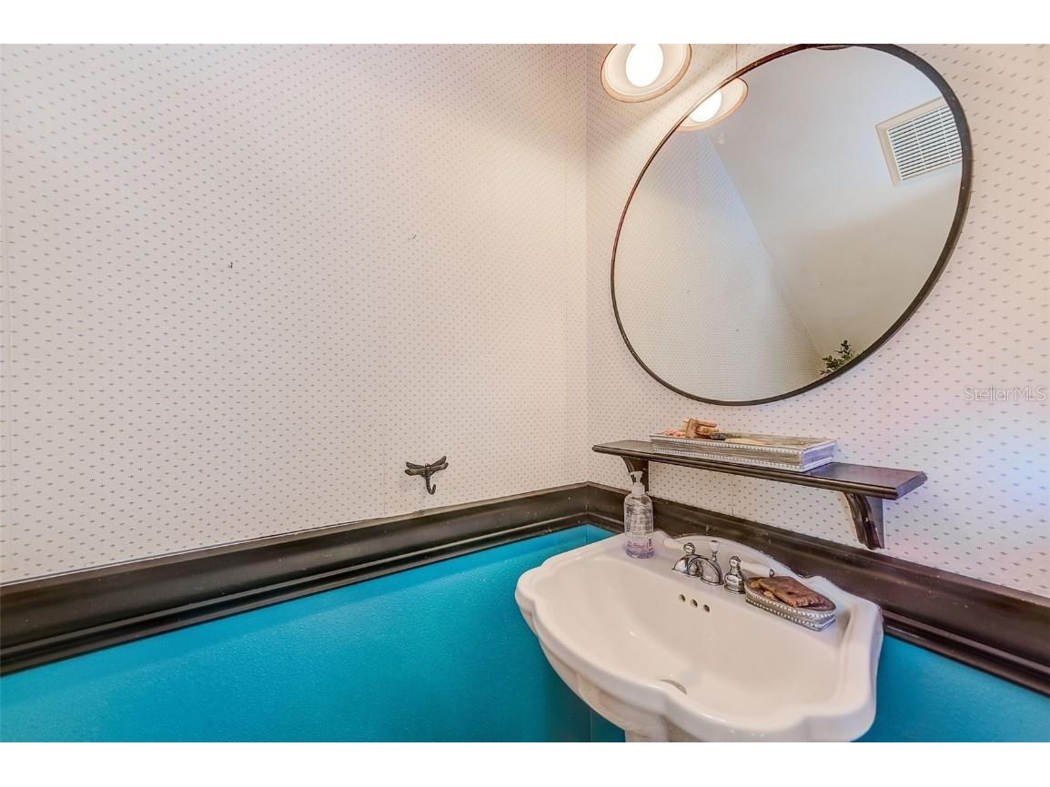 757 Bayshore Dr Tarpon Springs FL 34689 TB8447390 image20