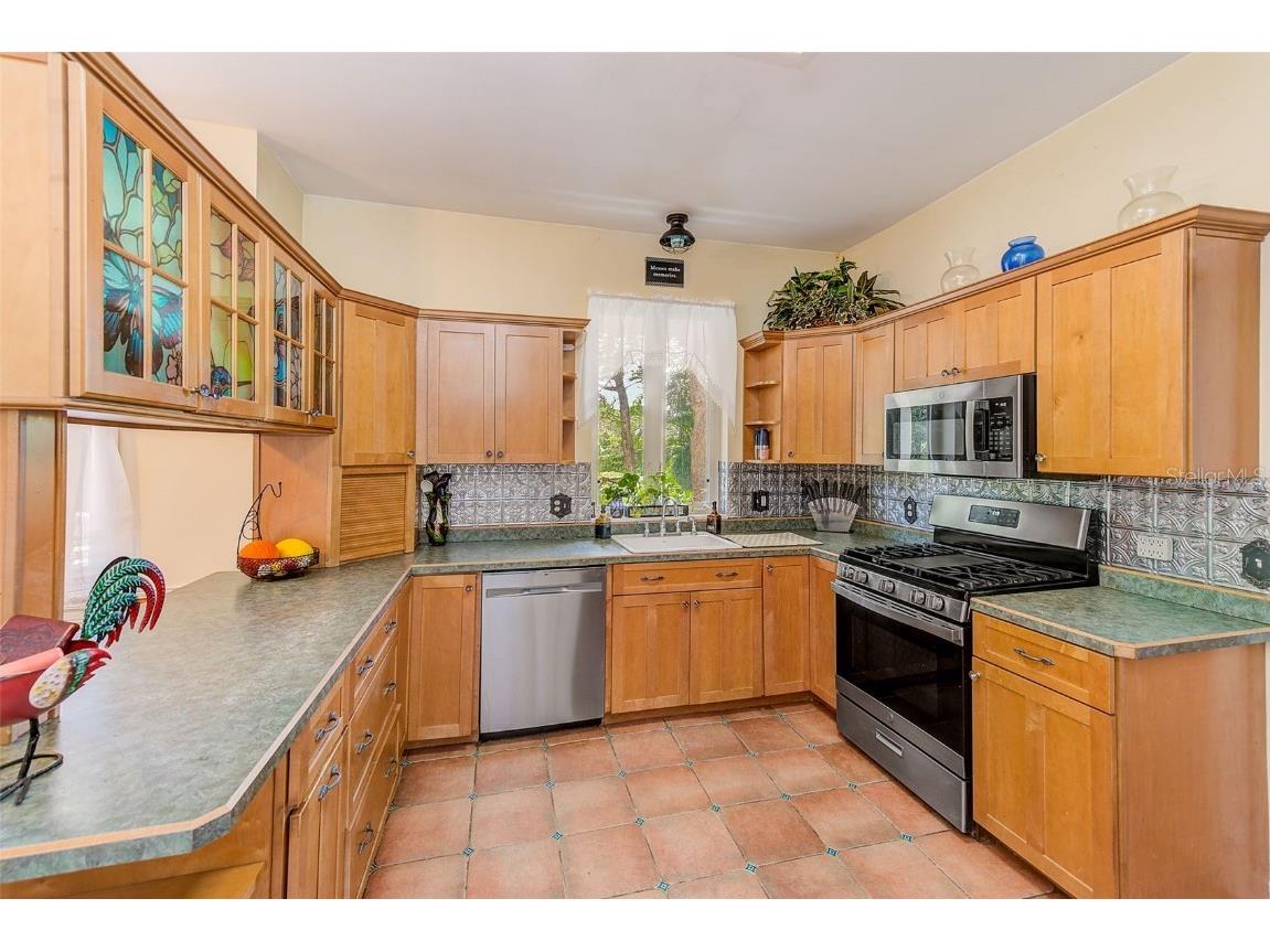 757 Bayshore Dr Tarpon Springs FL 34689 TB8447405 image15