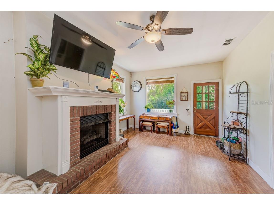 757 Bayshore Dr Tarpon Springs FL 34689 TB8447405 image25