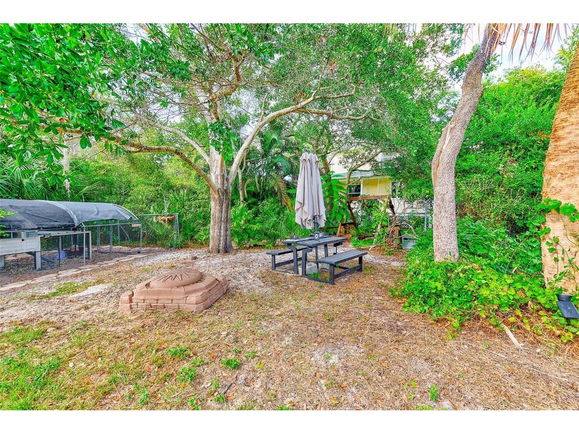 757 Bayshore Dr Tarpon Springs FL 34689 TB8447405 image48