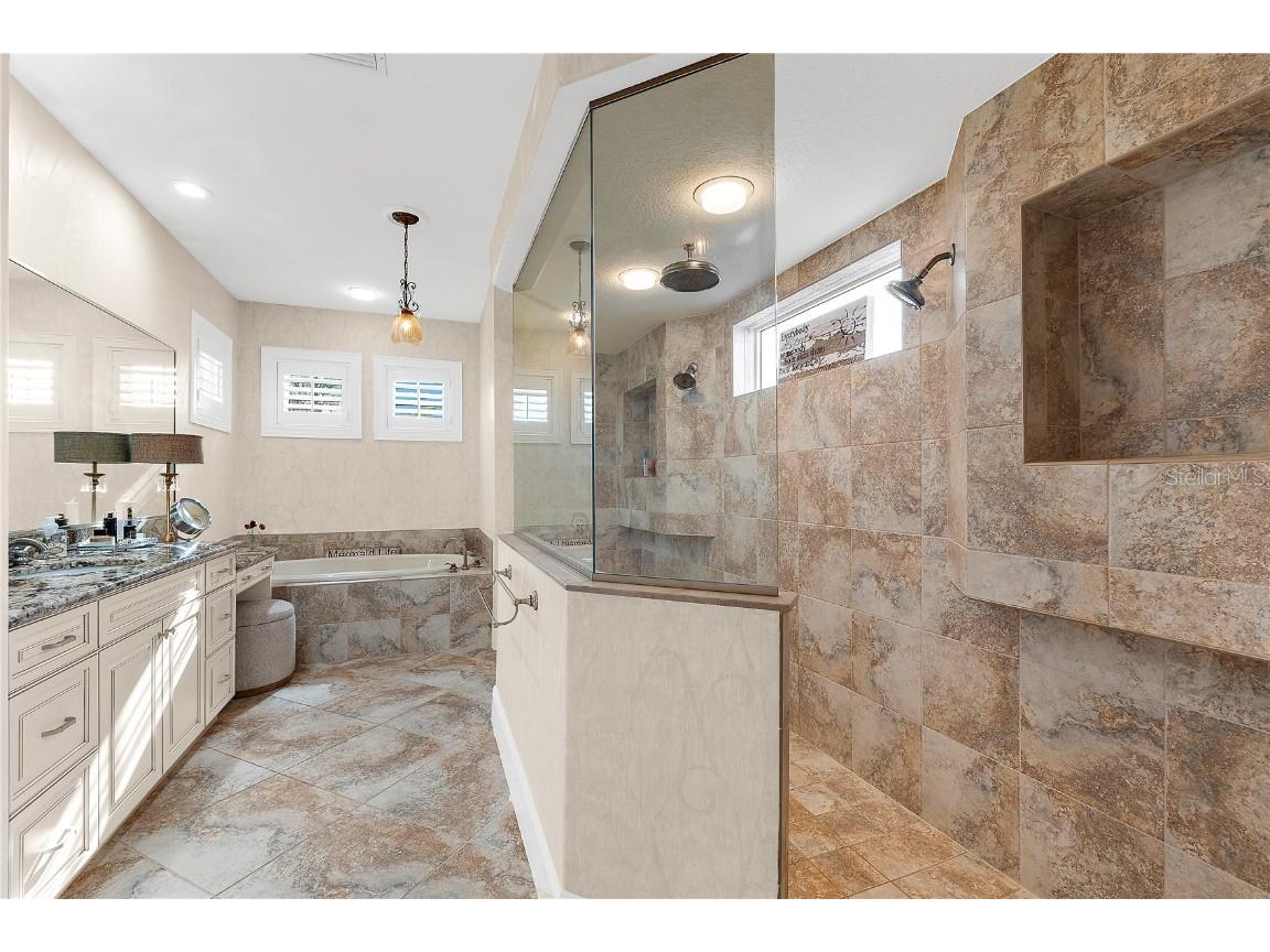 757 Hideaway Bay Drive Longboat Key FL 34228 - GULF OF AMERICA A4667459 image23