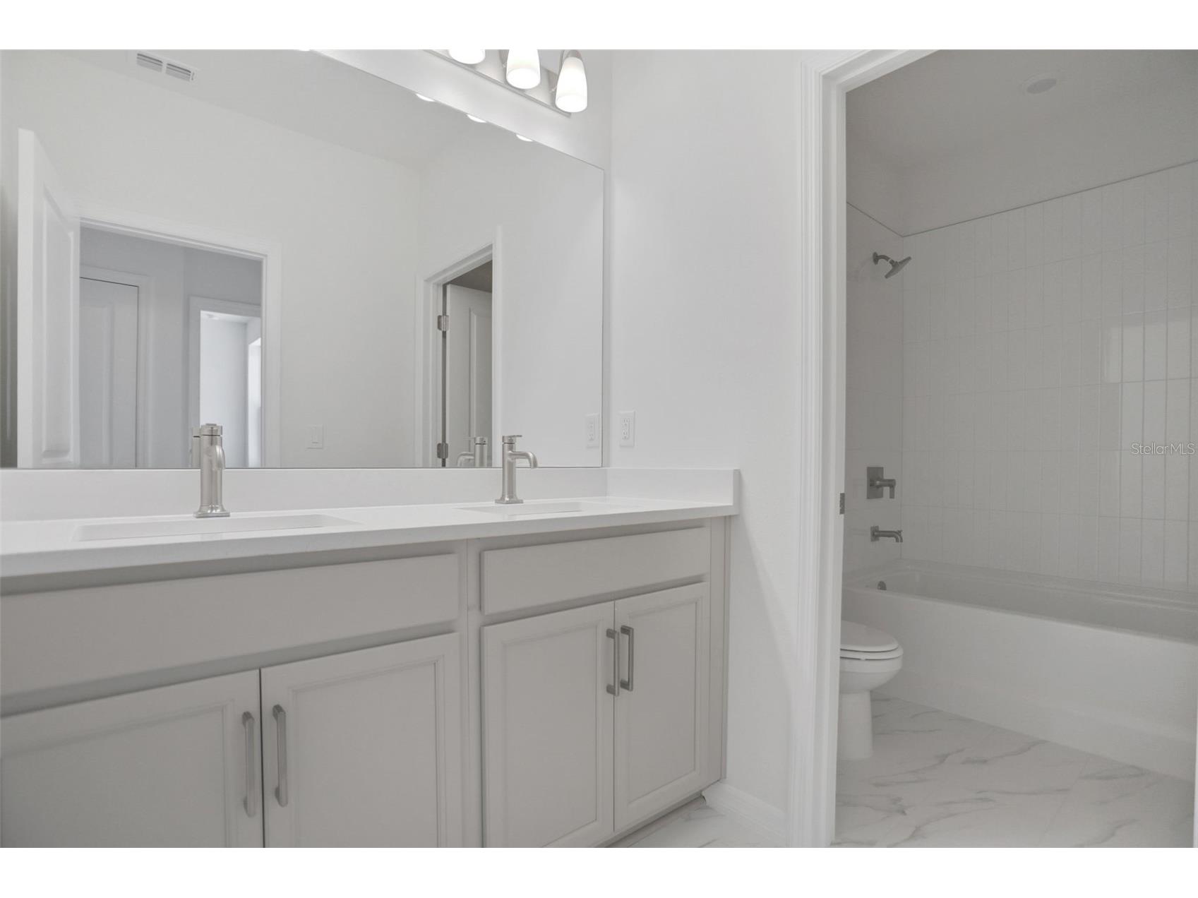7570 Sea Oak Court Parrish FL 34219 - SEAIRE LAGOON G5108183 image14