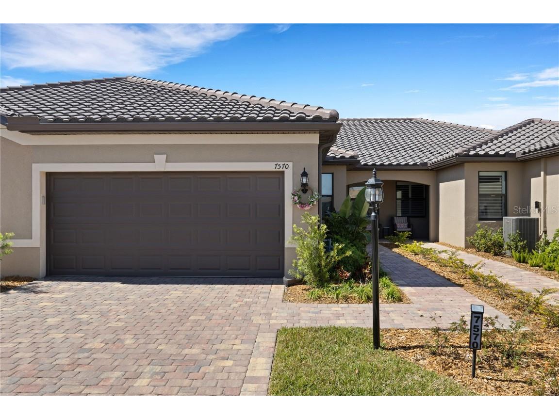 7570 Summerland Cove Lakewood Ranch FL 34202 A4566031 image1