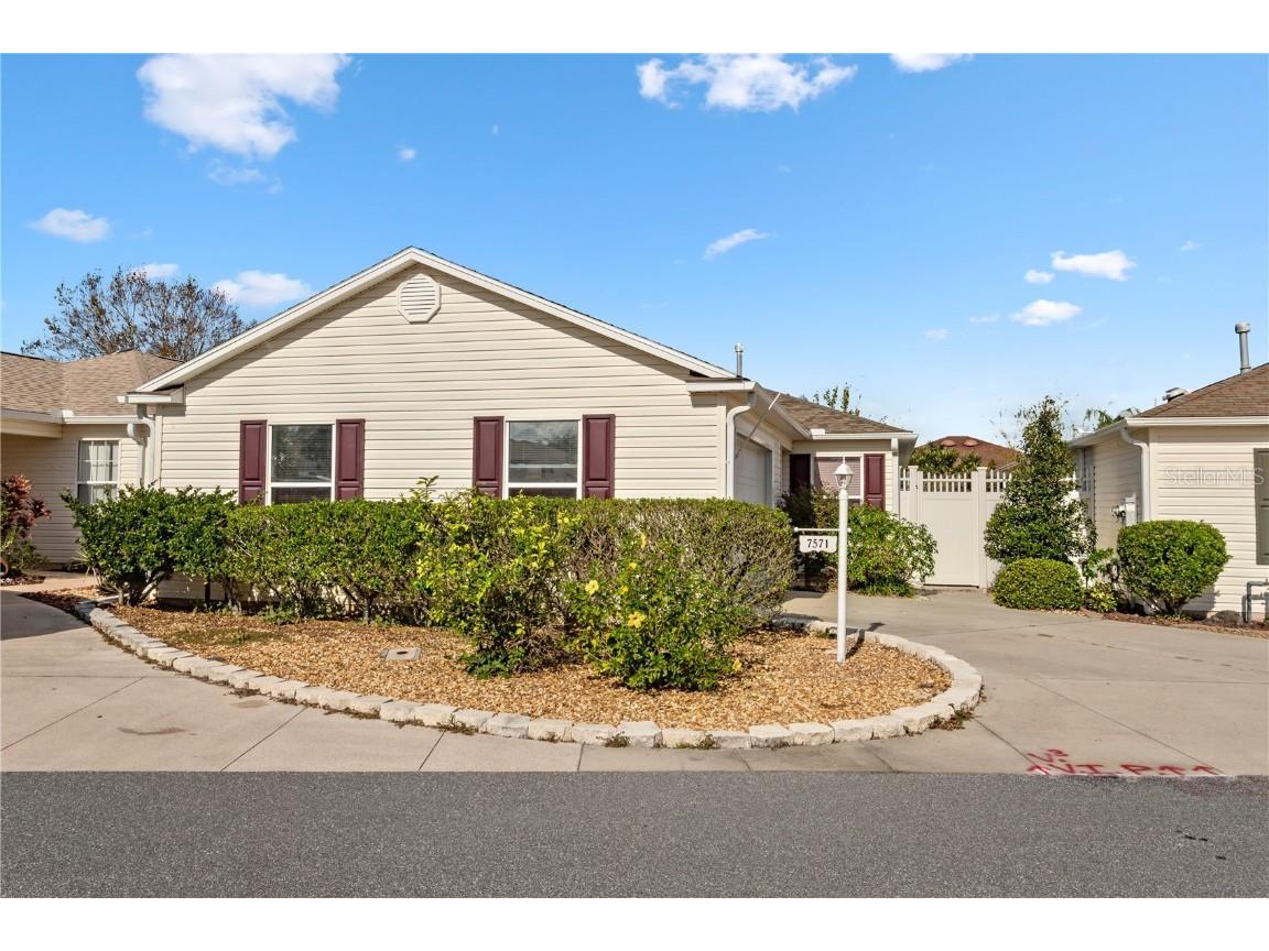 7571 SE 171st Sun Valley Place The Villages FL 32162 OM650187 image1