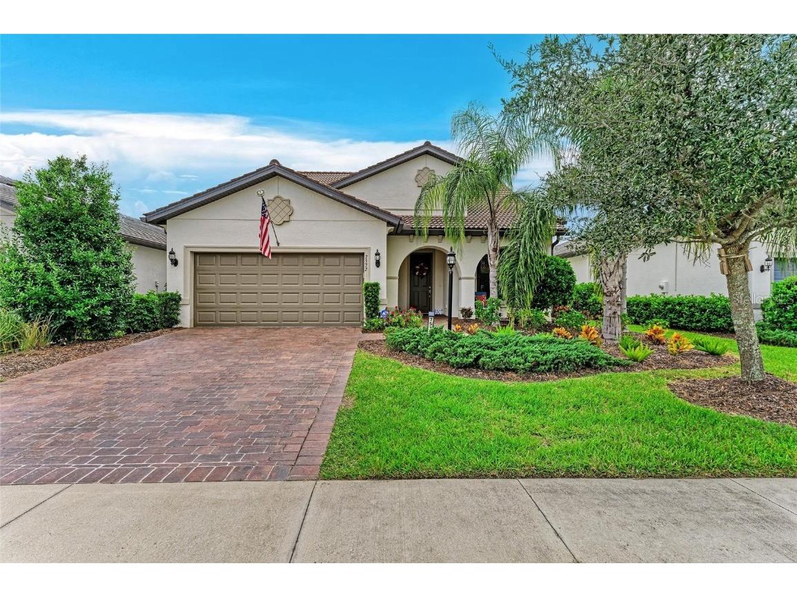 7572 Viola Loop Bradenton FL 34202 A4666076 image1