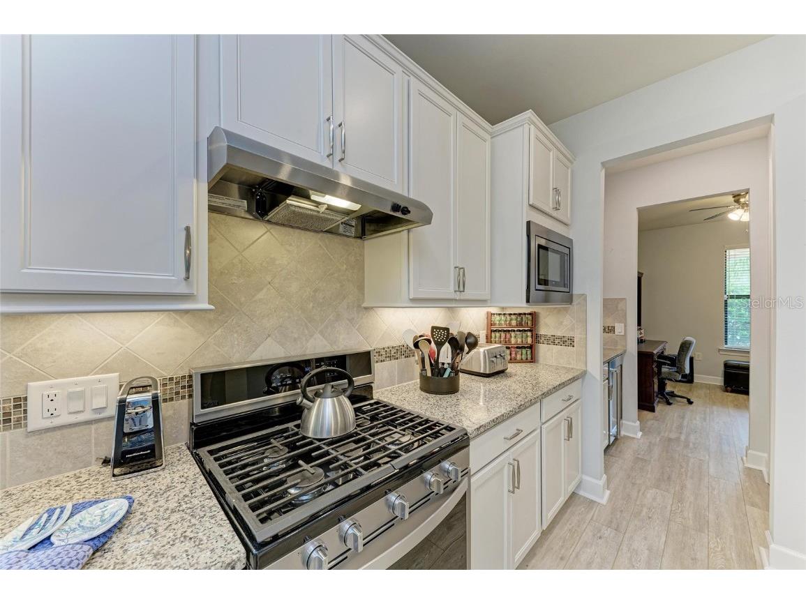 7572 Viola Loop Bradenton FL 34202 A4666076 image18