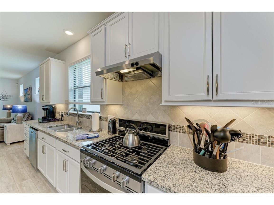 7572 Viola Loop Bradenton FL 34202 A4666076 image19