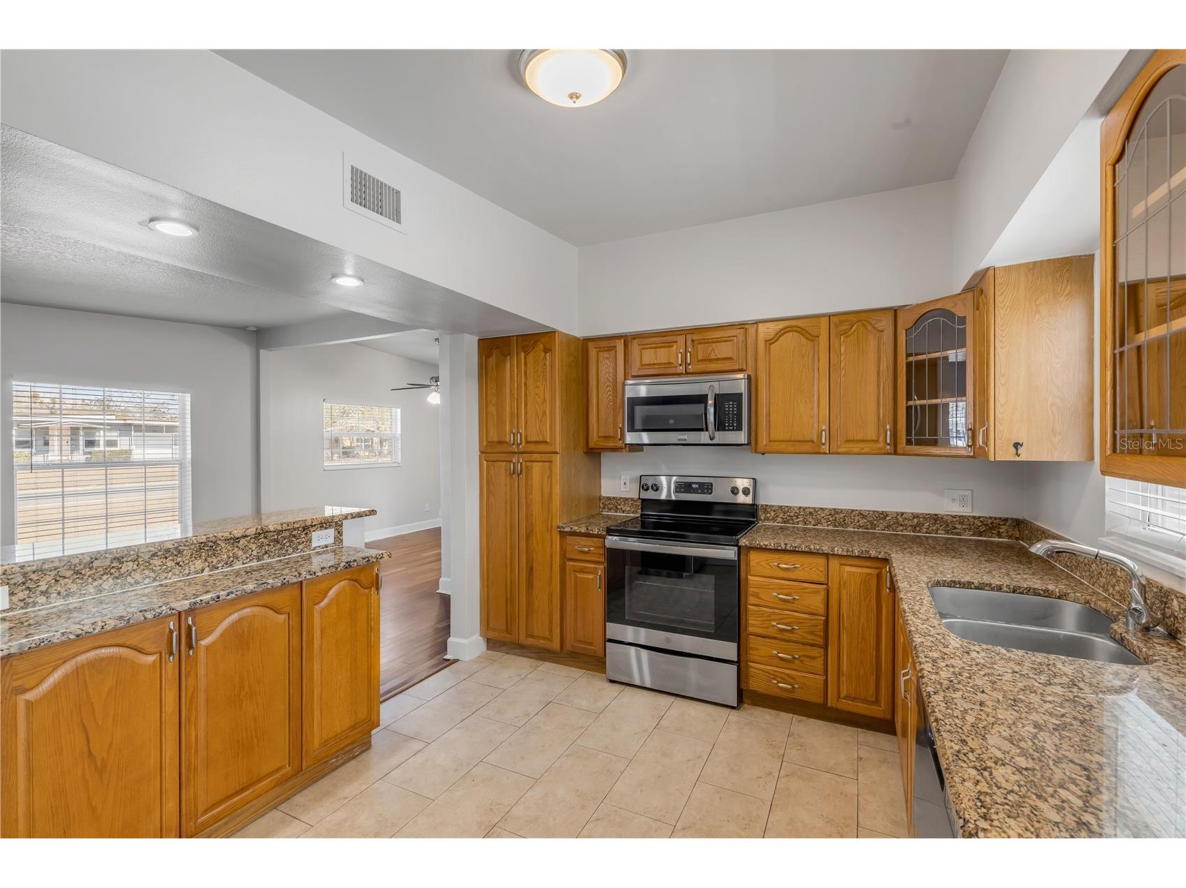 758 Canovia Avenue Orlando FL 32804 V4947449 image8