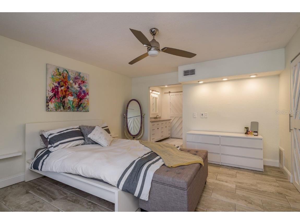 758 Claudia Palm Harbor FL 34683 TB8447354 image32