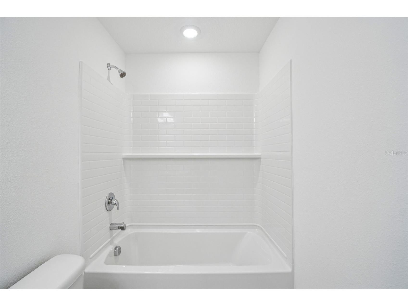 7582 Deer Valley Circle Tampa FL 33635 TB8448491 image25