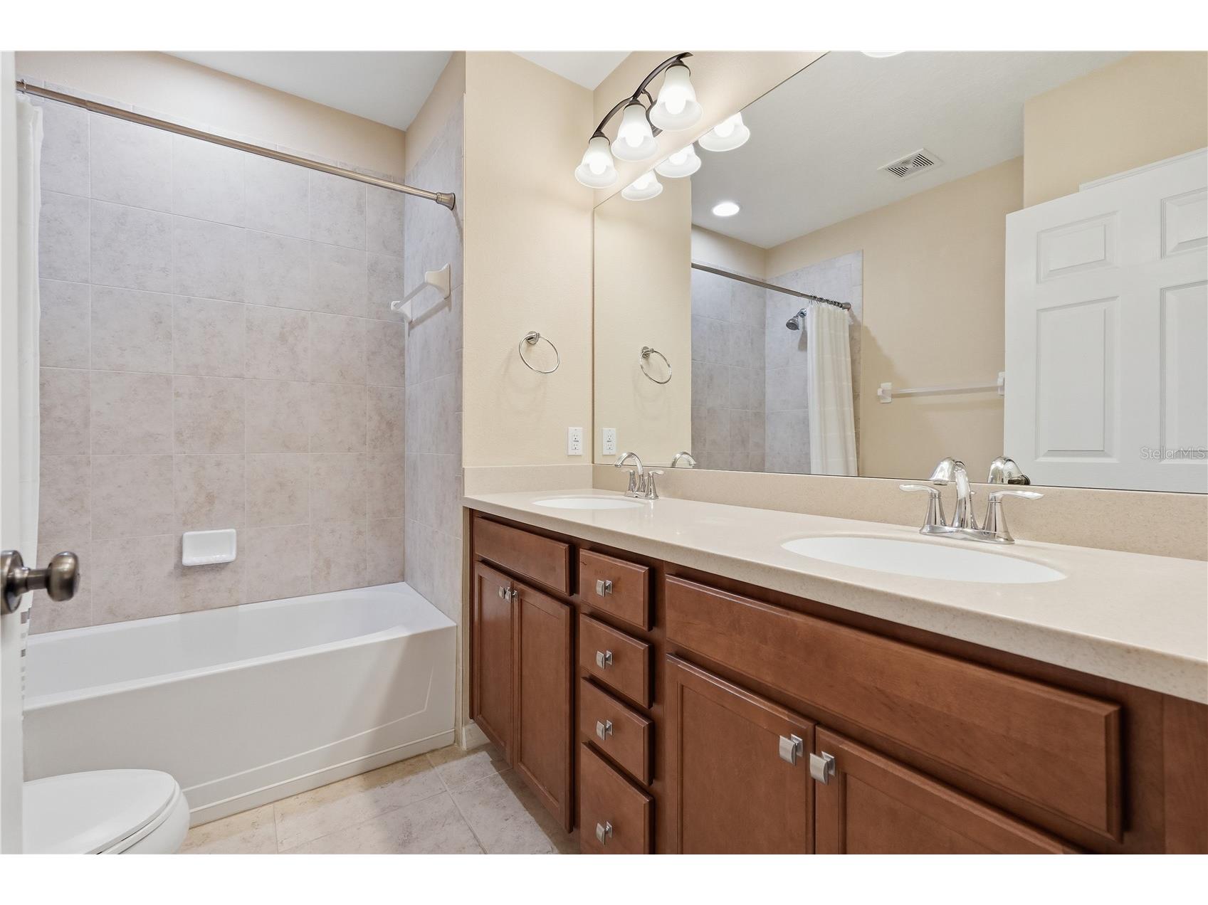 7583 Caponata Boulevard Seminole FL 33777 TB8482642 image16