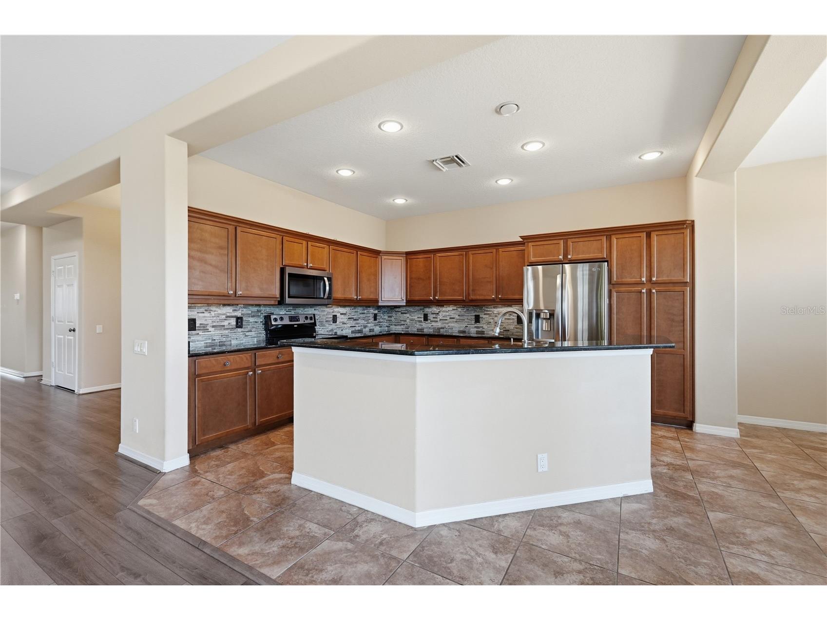 7583 Caponata Boulevard Seminole FL 33777 TB8482642 image32