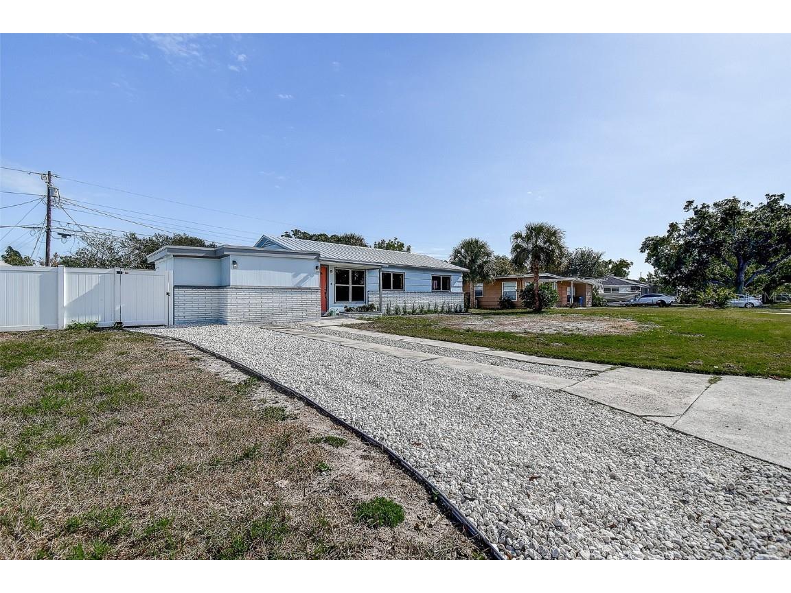 7583 Meadowlawn Drive N Saint Petersburg FL 33702 TB8457383 image32