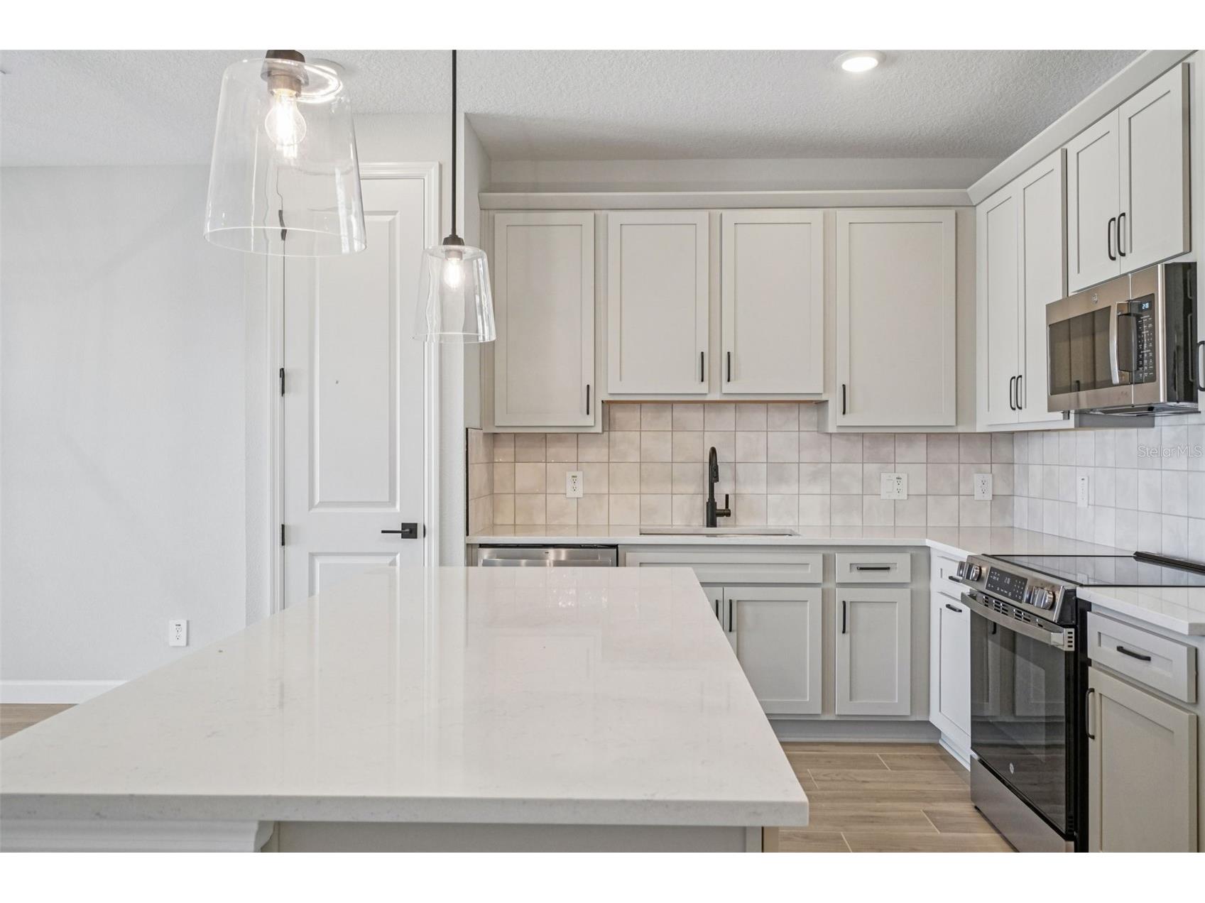 7584 Deer Valley Circle Tampa FL 33635 TB8487677 image12