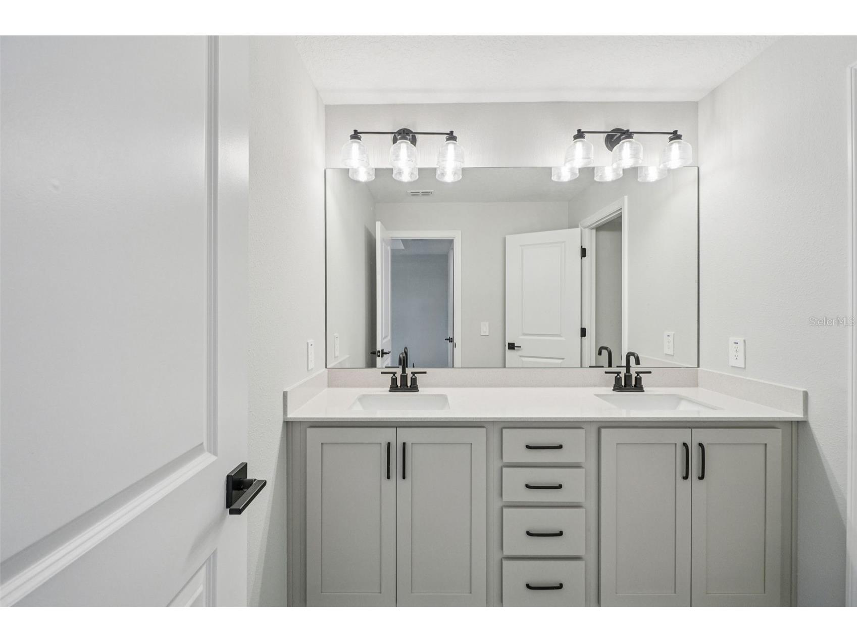 7584 Deer Valley Circle Tampa FL 33635 TB8487677 image18