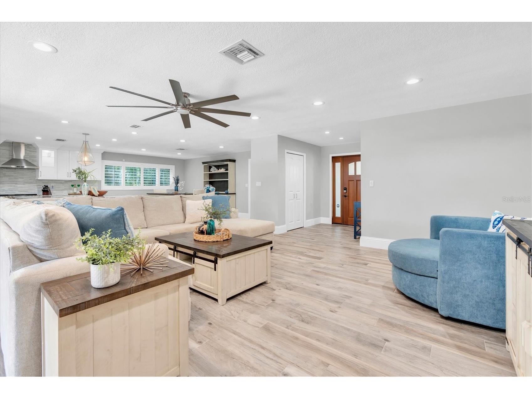 7587 132nd Way Seminole FL 33776 TB8505365 image16