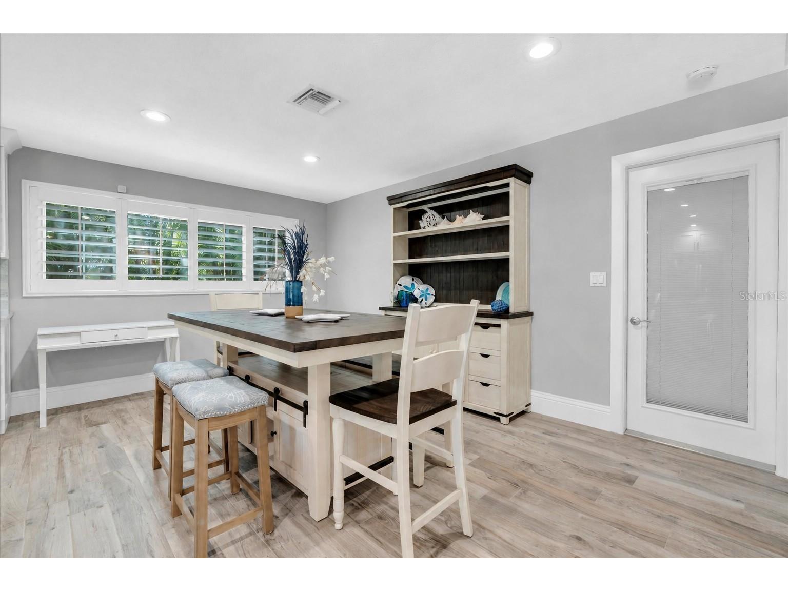7587 132nd Way Seminole FL 33776 TB8505365 image20