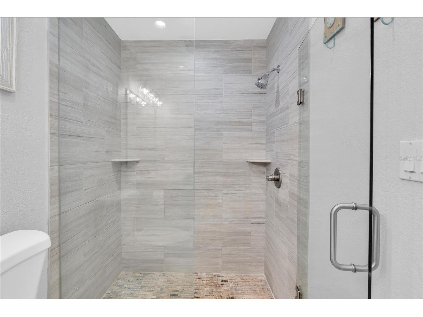 7587 132nd Way Seminole FL 33776 TB8505365 image29