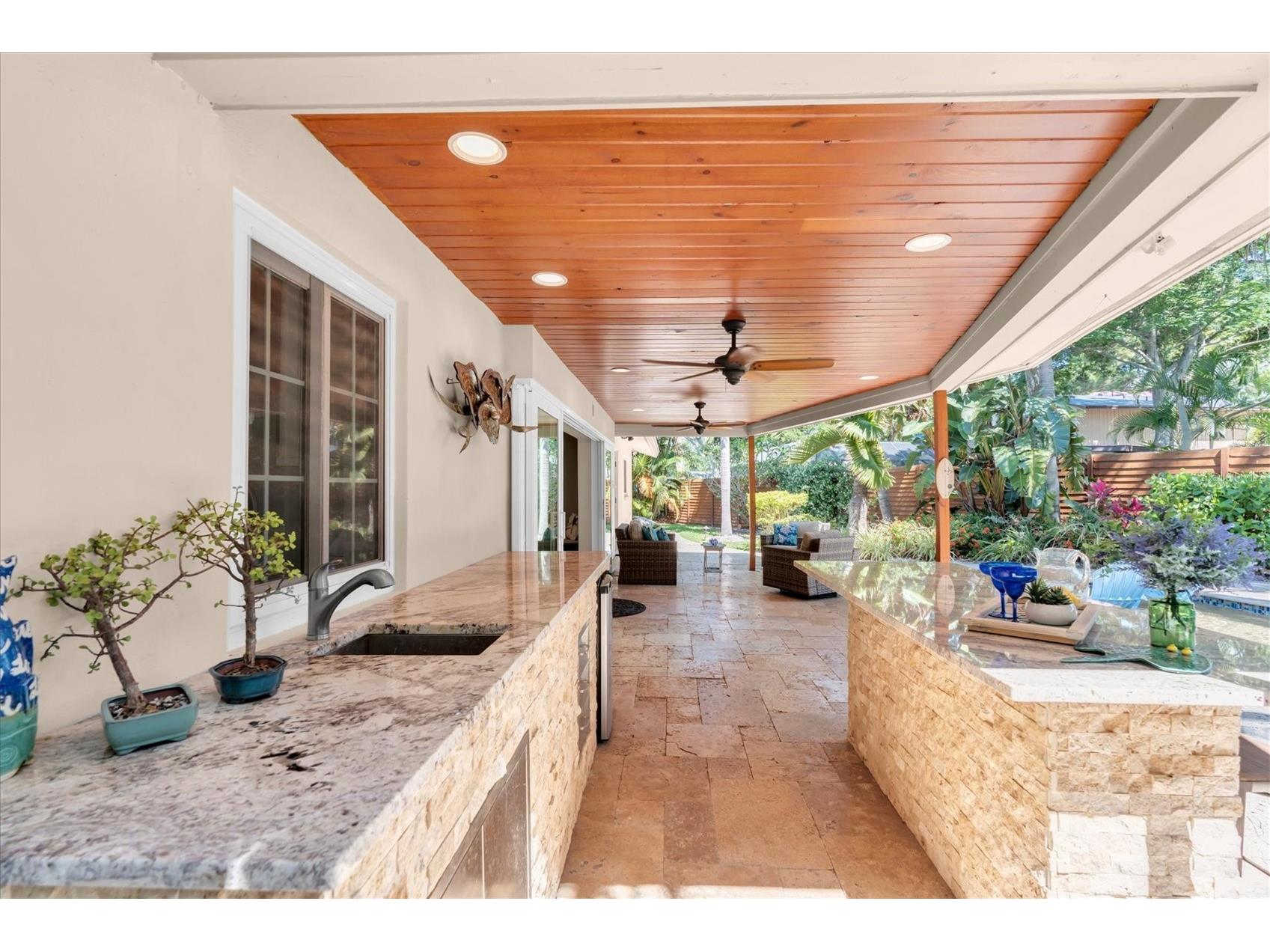 7587 132nd Way Seminole FL 33776 TB8505365 image39