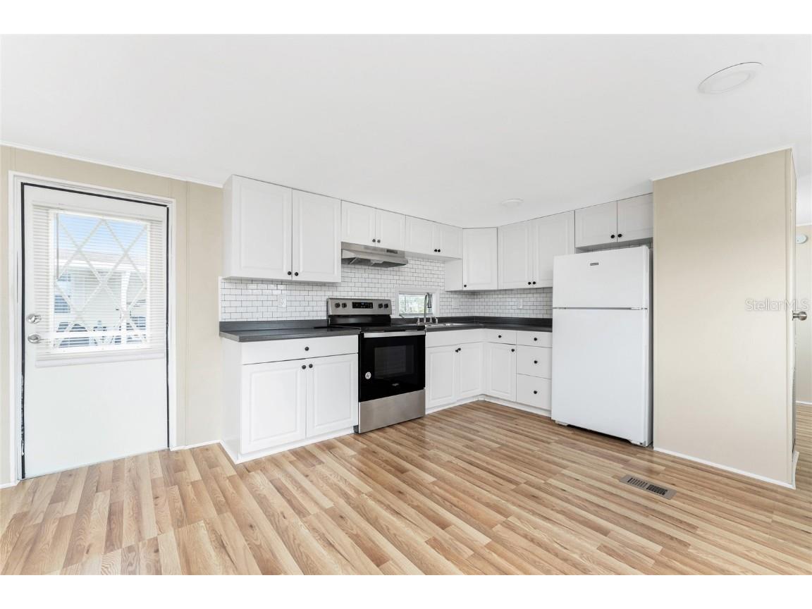 7591 Silage Circle Port Charlotte FL 33981 - BUTTERFORD WATERWAY C7519696 image3