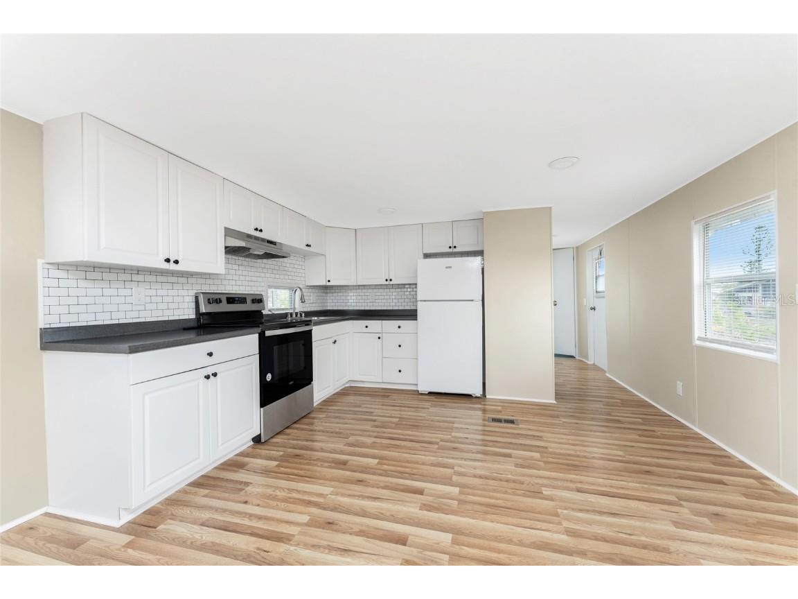 7591 Silage Circle Port Charlotte FL 33981 - BUTTERFORD WATERWAY C7519696 image5