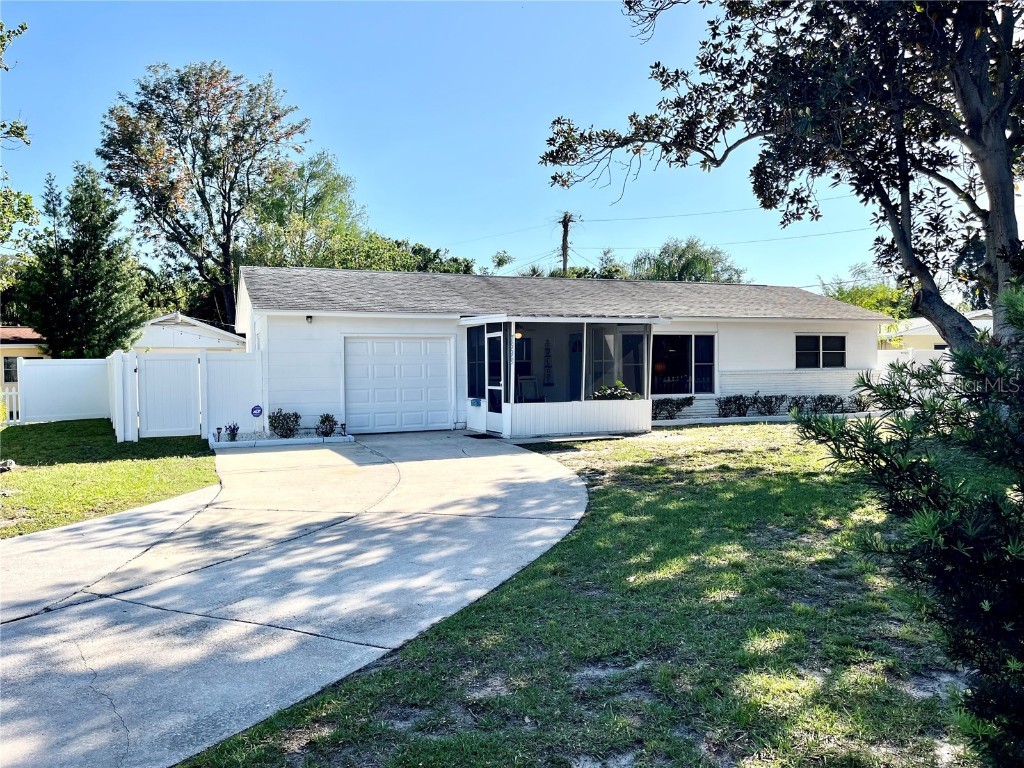 7598 14th Street N Saint Petersburg FL 33702 TB8450628 image1