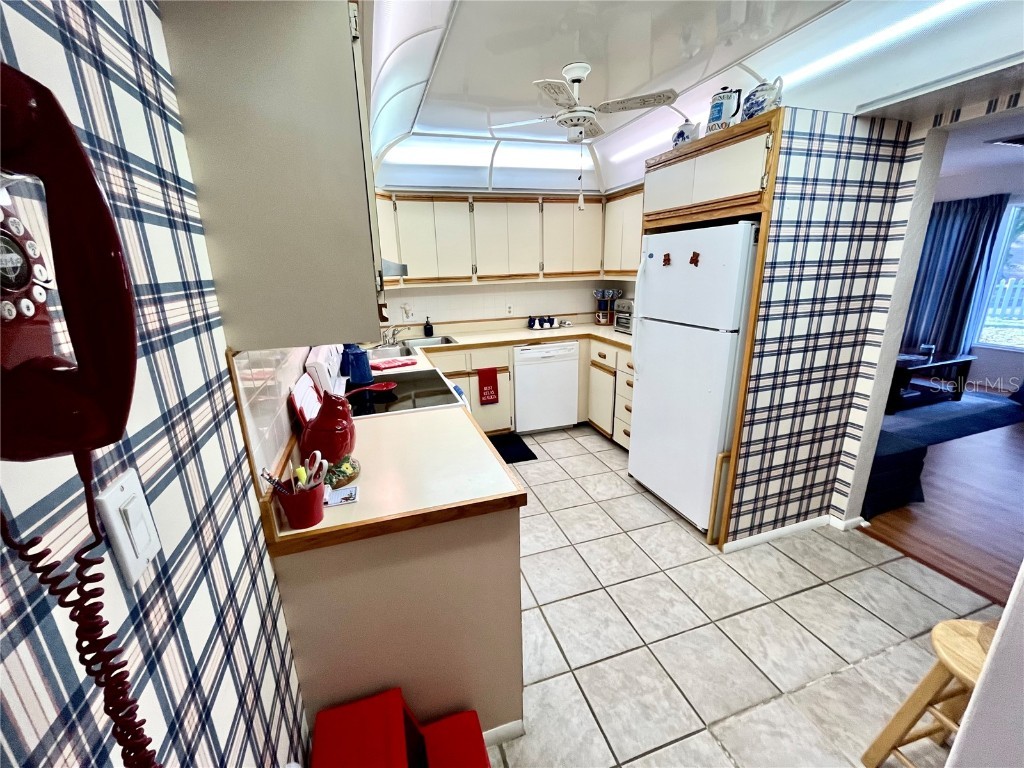 7598 14th Street N Saint Petersburg FL 33702 TB8450628 image49