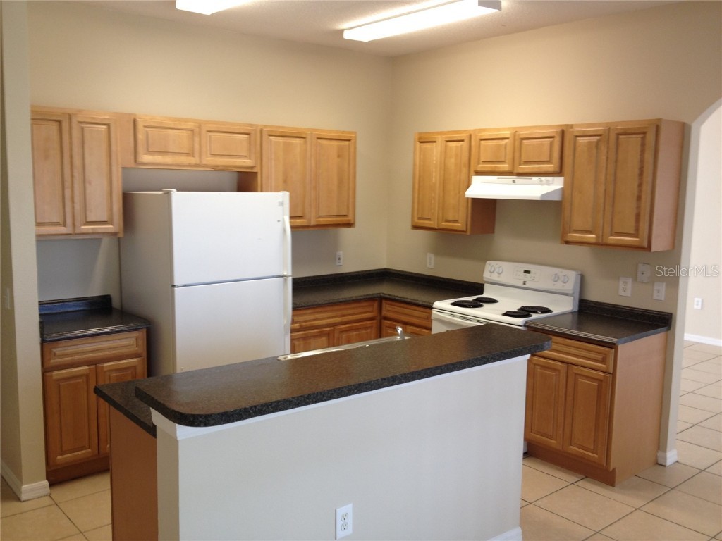 76 Alicante Court Kissimmee FL 34758 S5133510 image4