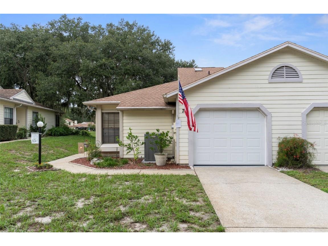 76 S Heron Creek Loop Inverness FL 34450 - LAKE HENDERSON OM709696 image1