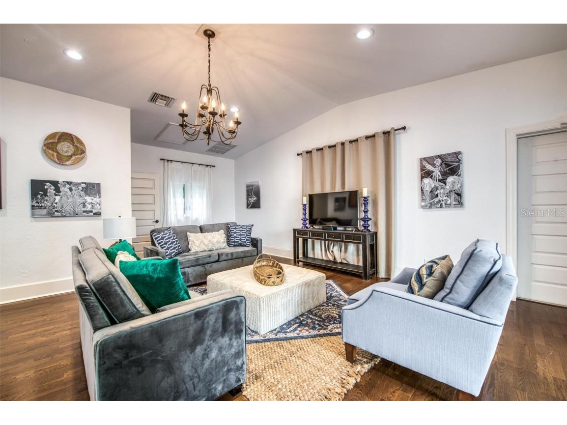 76 S Washington Drive Sarasota FL 34236 A4649466 image13