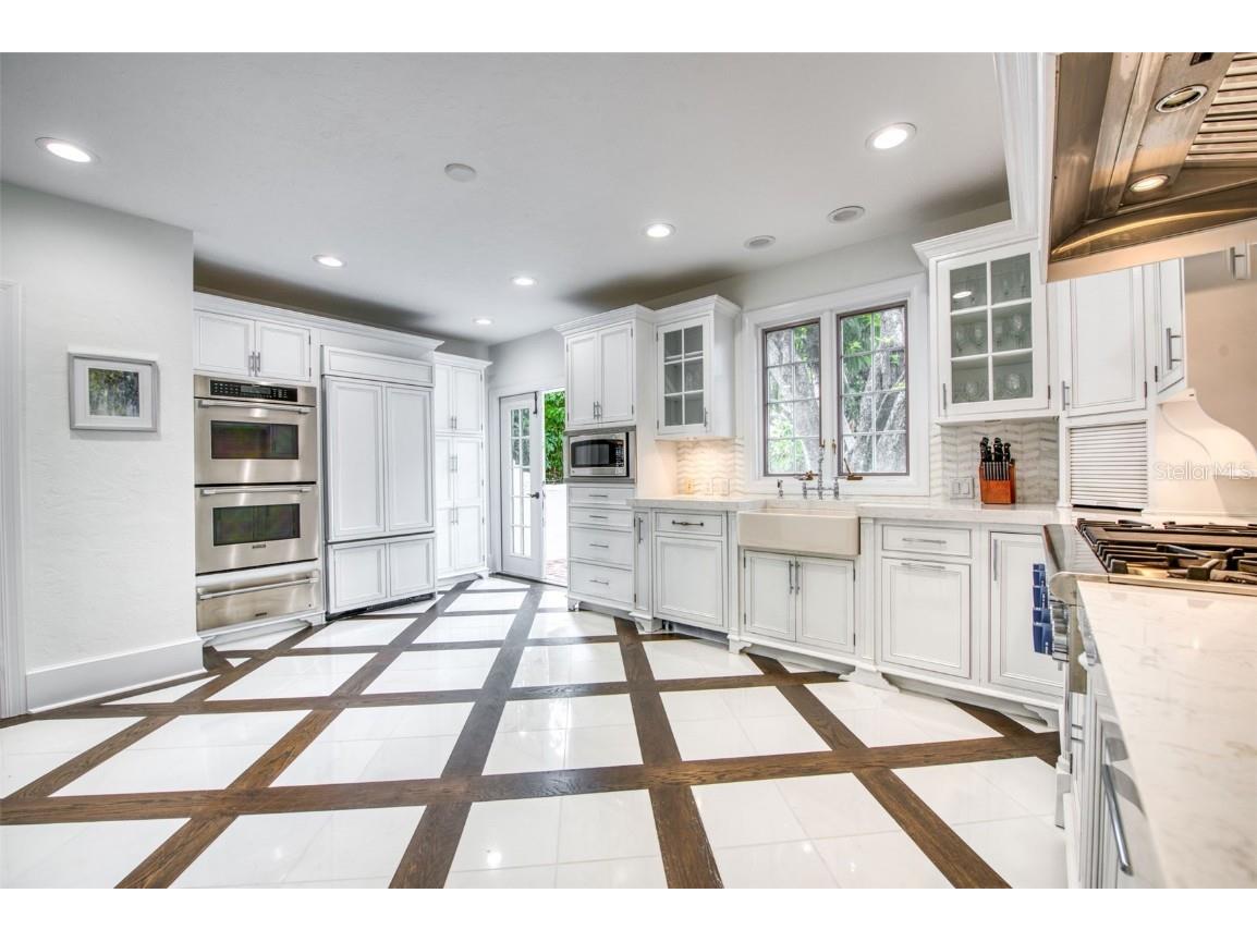 76 S Washington Drive Sarasota FL 34236 A4649466 image18