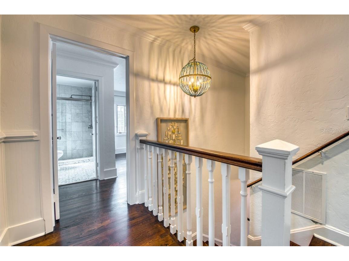 76 S Washington Drive Sarasota FL 34236 A4649466 image37